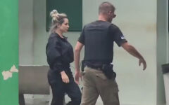 AGORA! Deolane chega a penitenciária de Recife após prisão e é colocada em cela reservada