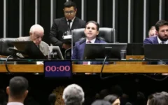 Câmara aprova com mais de 400 votos a medida provisória do governo Lula que cria o programa Gás do Povo